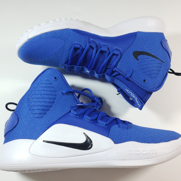 mens basketball shoes size 10